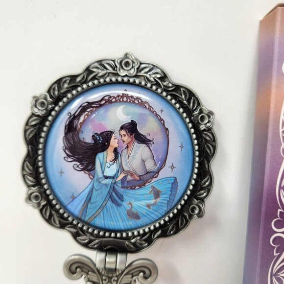 Fairyloot The Girl With No Reflection Mirror, Foldable Collectible Victorian - Picture 2 of 9
